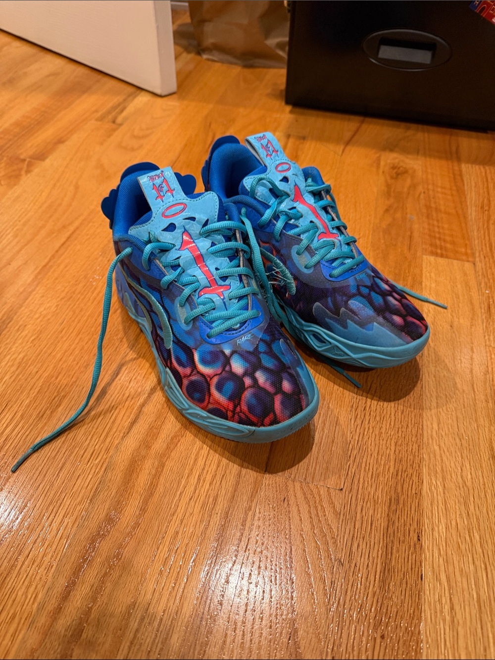 Puma x LaMelo Size 6.5 Kids Blue Athletic Sneakers with Lace-Up Comfort